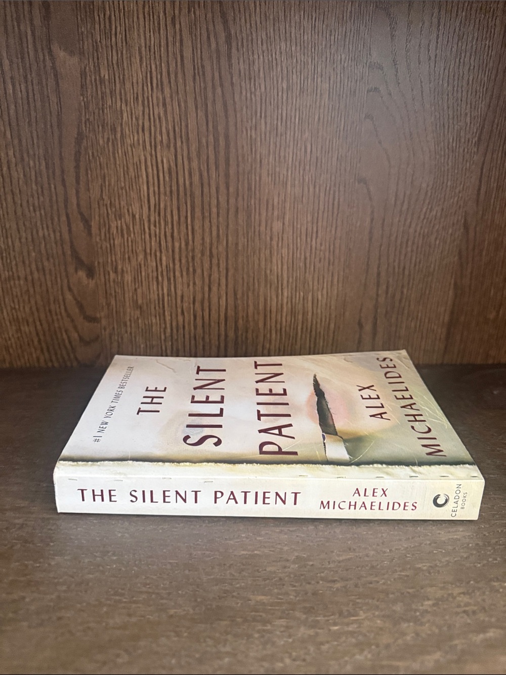 The Silent Patient by Alex Michaelides - paperback - Picture 3 of 5